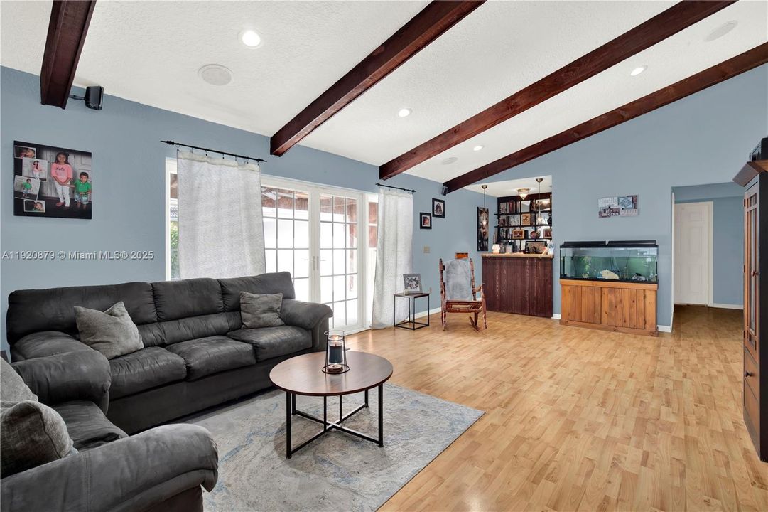 For Sale: $890,000 (4 beds, 2 baths, 3850 Square Feet)