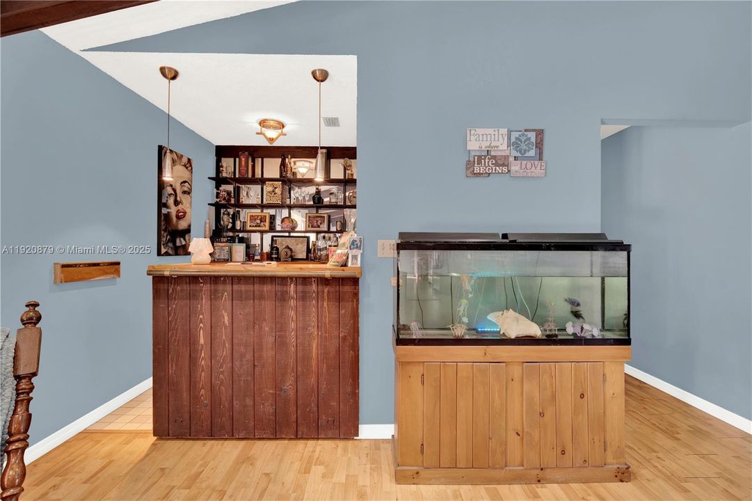 For Sale: $890,000 (4 beds, 2 baths, 3850 Square Feet)