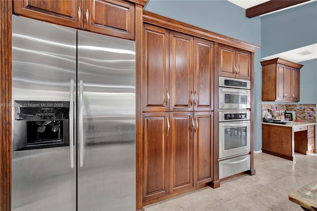 For Sale: $890,000 (4 beds, 2 baths, 3850 Square Feet)