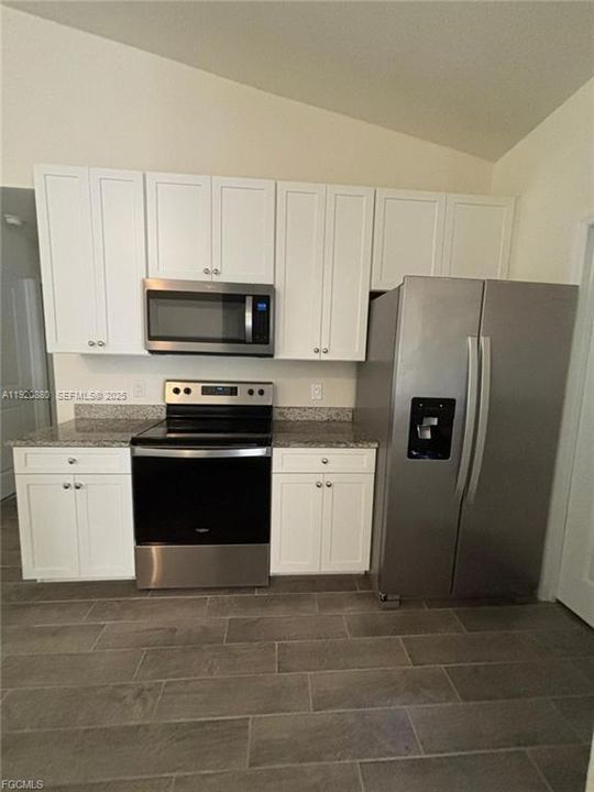 На продажу: $385,000 (4 спален, 3 ванн, 0 Квадратных фут)