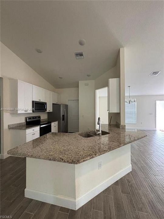 На продажу: $385,000 (4 спален, 3 ванн, 0 Квадратных фут)