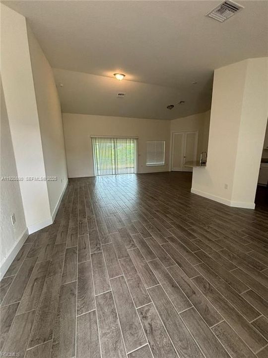 На продажу: $385,000 (4 спален, 3 ванн, 0 Квадратных фут)