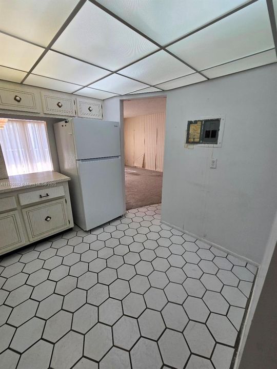 На продажу: $145,000 (1 спален, 1 ванн, 850 Квадратных фут)