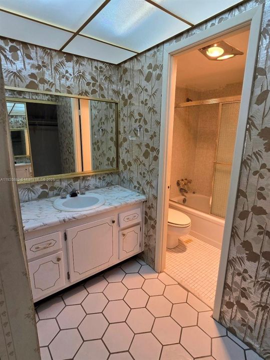 На продажу: $145,000 (1 спален, 1 ванн, 850 Квадратных фут)