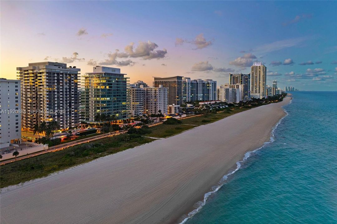 На продажу: $14,495,000 (4 спален, 5 ванн, 3443 Квадратных фут)