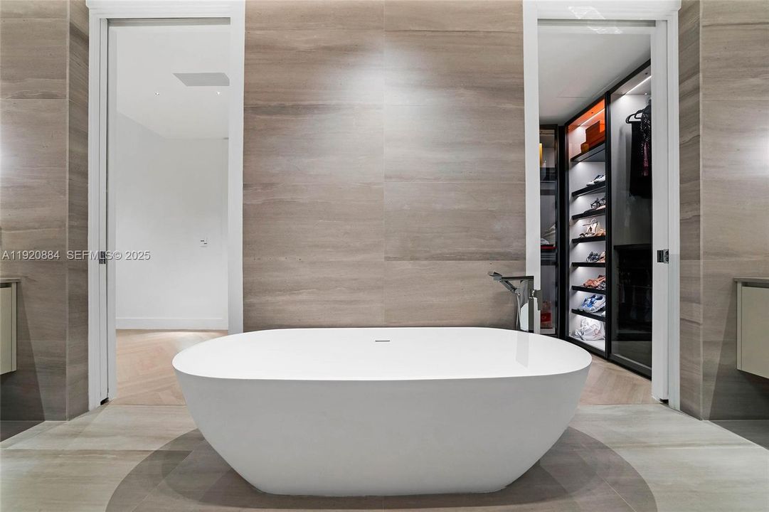 На продажу: $14,495,000 (4 спален, 5 ванн, 3443 Квадратных фут)