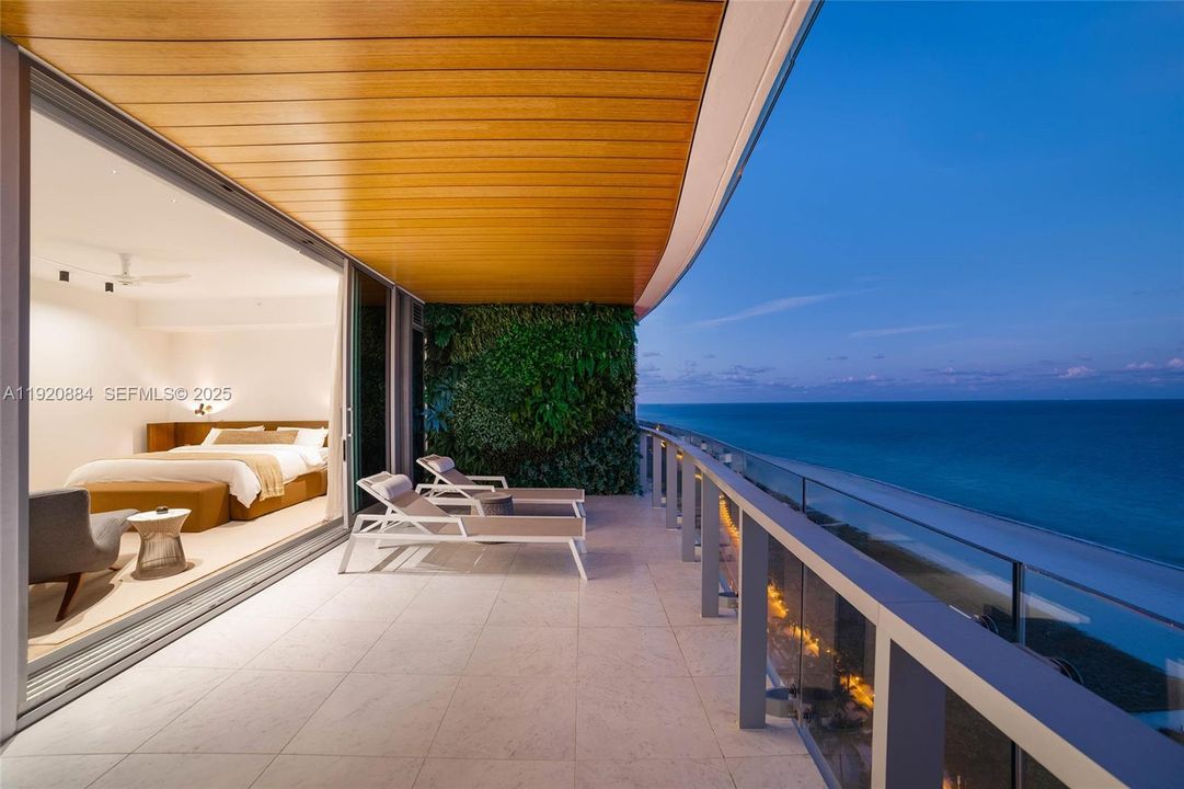 На продажу: $14,495,000 (4 спален, 5 ванн, 3443 Квадратных фут)