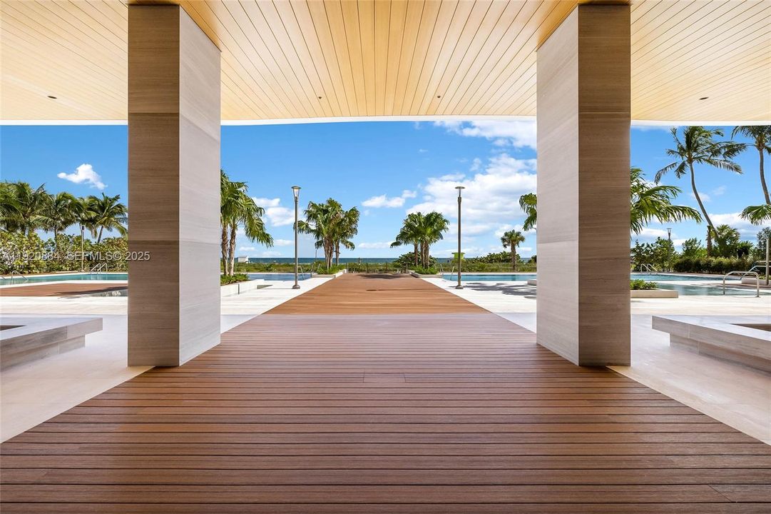 На продажу: $14,495,000 (4 спален, 5 ванн, 3443 Квадратных фут)