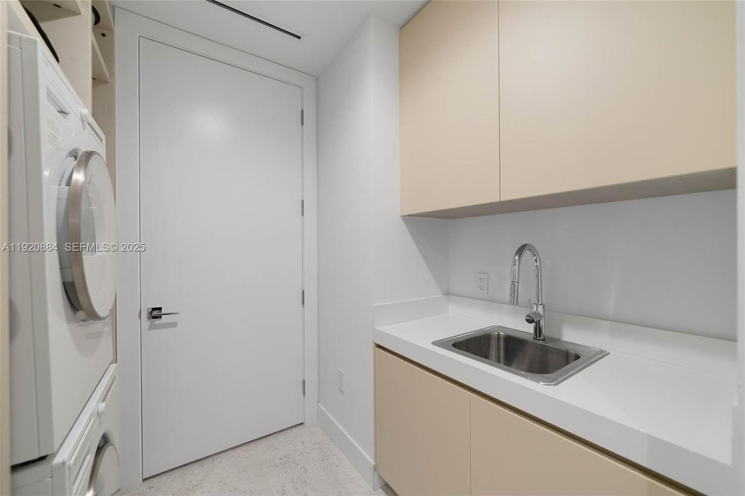 На продажу: $14,495,000 (4 спален, 5 ванн, 3443 Квадратных фут)