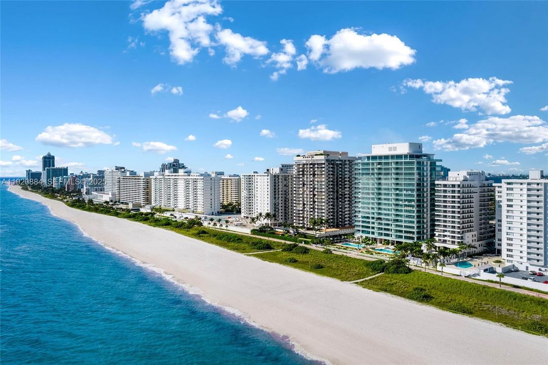 На продажу: $14,495,000 (4 спален, 5 ванн, 3443 Квадратных фут)