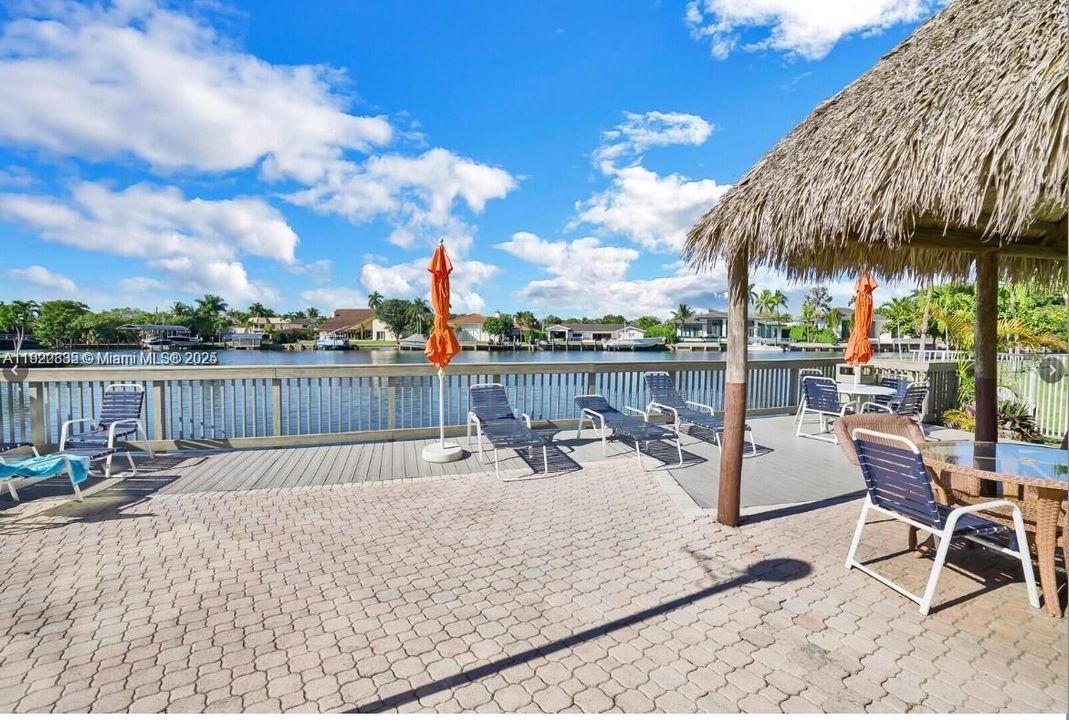 En Venta: $450,000 (2 camas, 2 baños, 1750 Pies cuadrados)