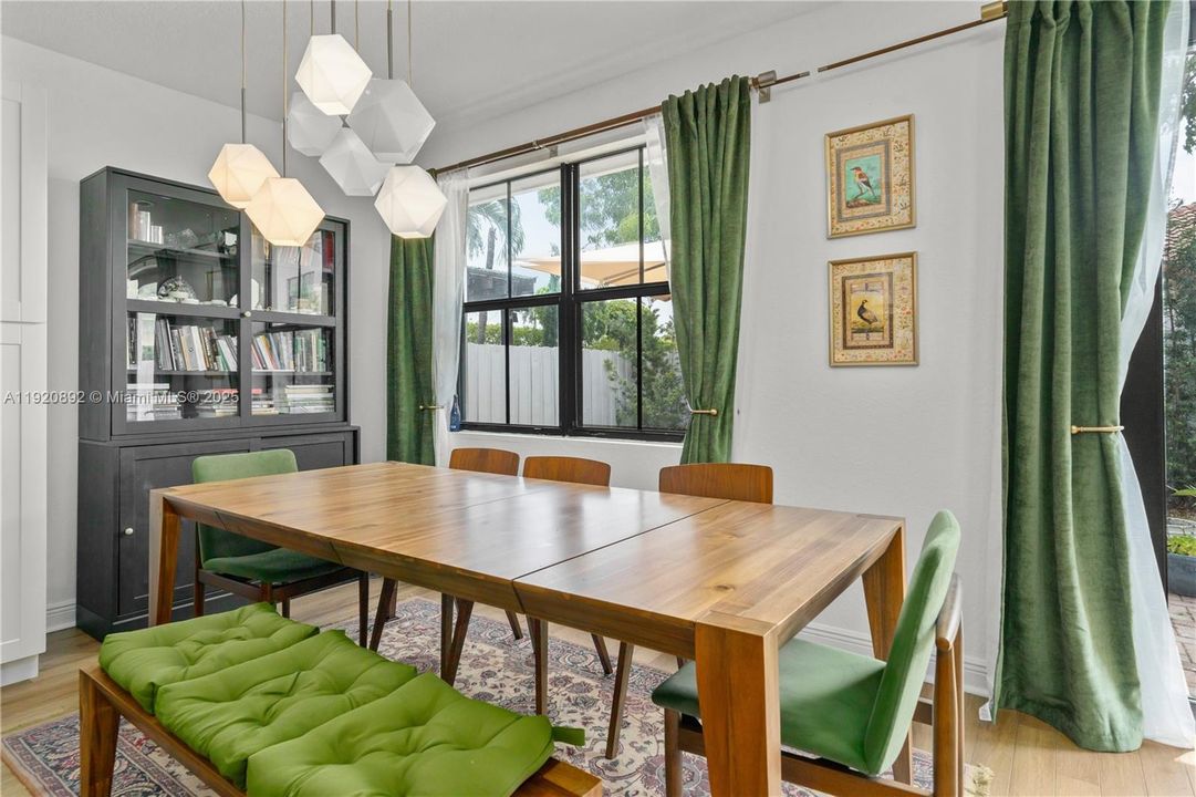 For Rent: $4,000 (3 beds, 2 baths, 1534 Square Feet)