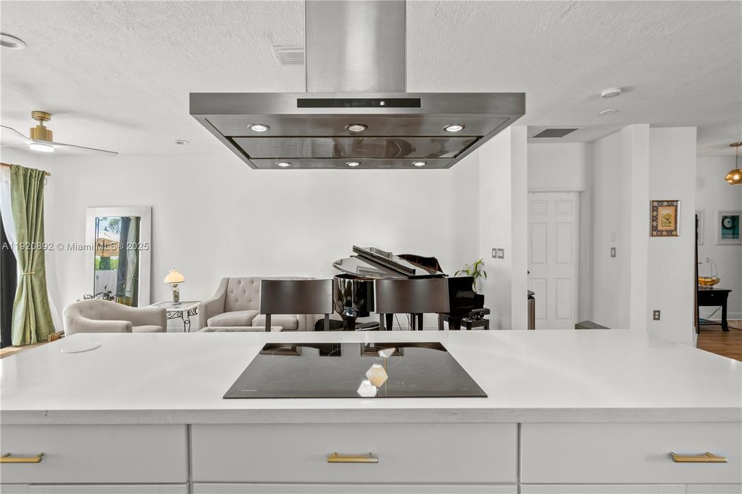 For Rent: $4,000 (3 beds, 2 baths, 1534 Square Feet)