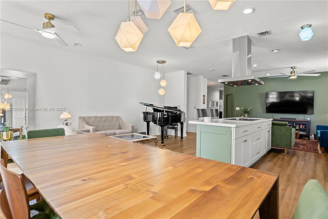 For Rent: $4,000 (3 beds, 2 baths, 1534 Square Feet)