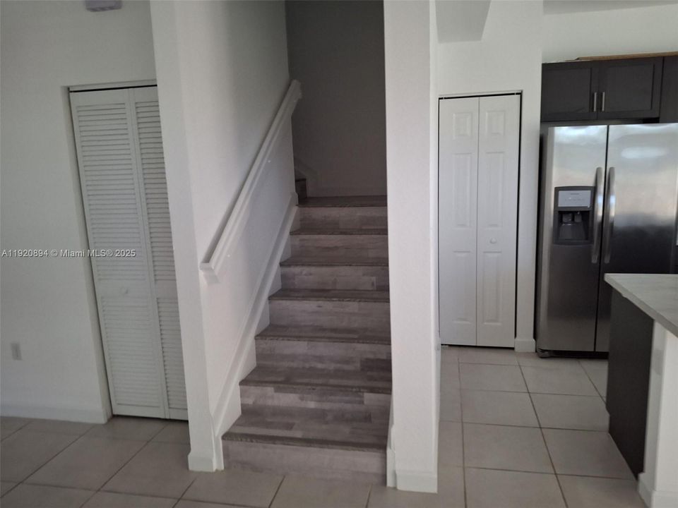 For Sale: $560,000 (3 beds, 2 baths, 1863 Square Feet)