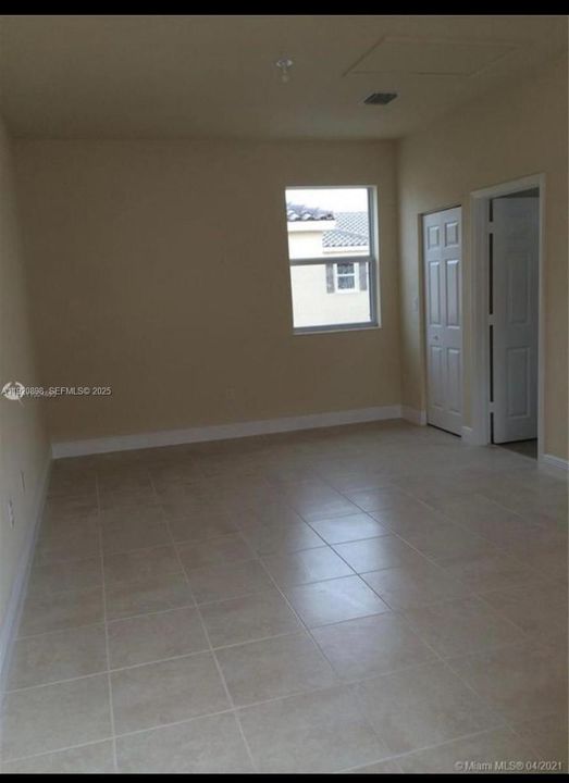 For Rent: $1,550 (1 beds, 1 baths, 2312 Square Feet)