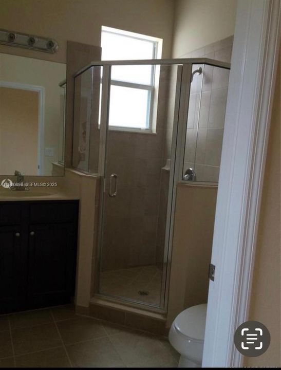 For Rent: $1,550 (1 beds, 1 baths, 2312 Square Feet)