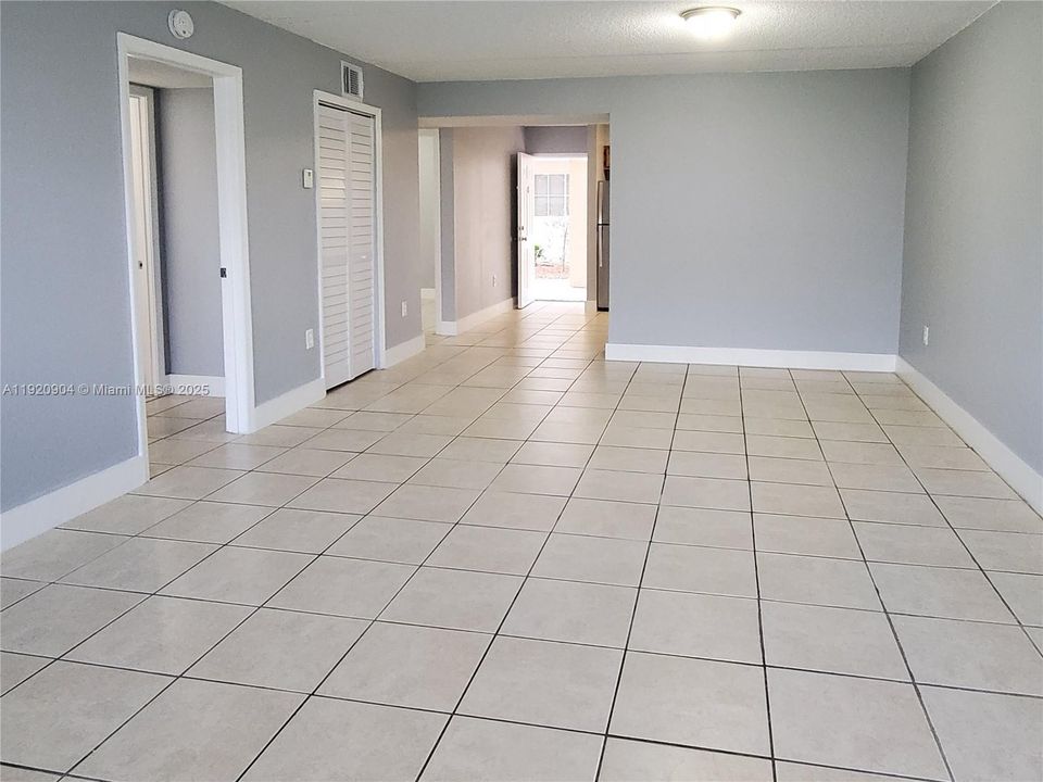 В аренду: $2,100 (2 спален, 2 ванн, 1004 Квадратных фут)