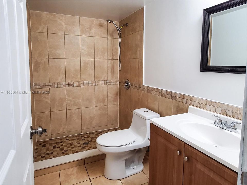 В аренду: $2,100 (2 спален, 2 ванн, 1004 Квадратных фут)