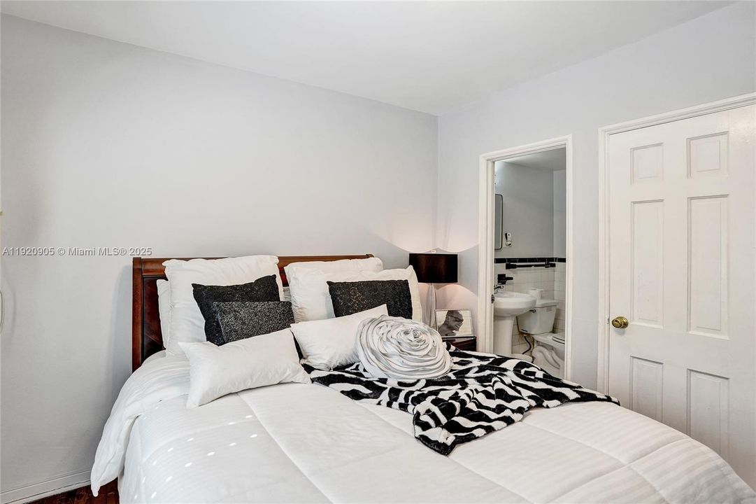 For Rent: $6,700 (4 beds, 4 baths, 2380 Square Feet)