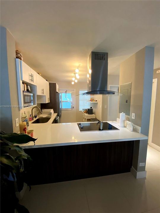 For Rent: $4,500 (2 beds, 2 baths, 1068 Square Feet)