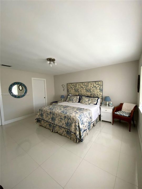 For Rent: $4,500 (2 beds, 2 baths, 1068 Square Feet)