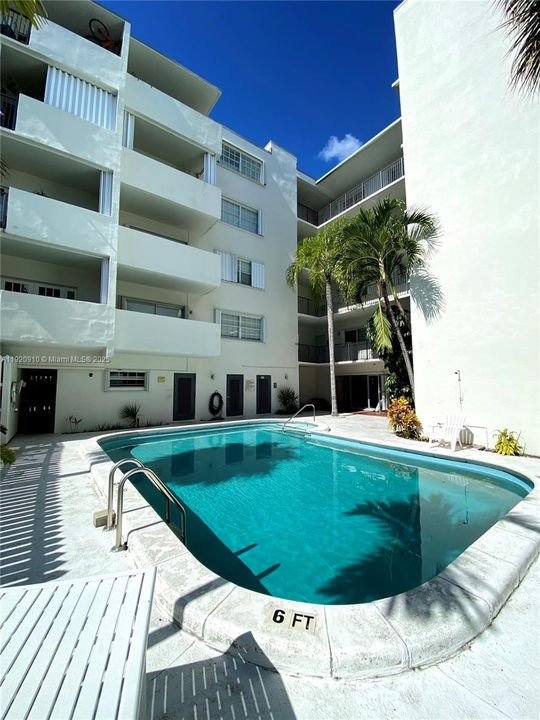 For Rent: $4,500 (2 beds, 2 baths, 1068 Square Feet)