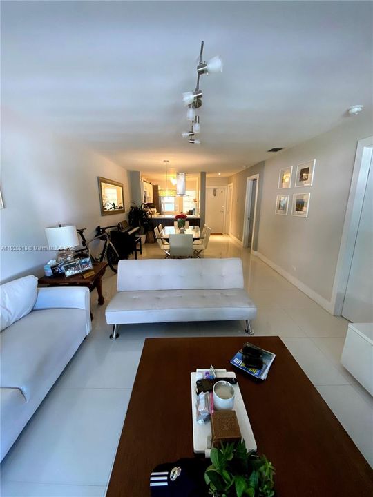 For Rent: $4,500 (2 beds, 2 baths, 1068 Square Feet)