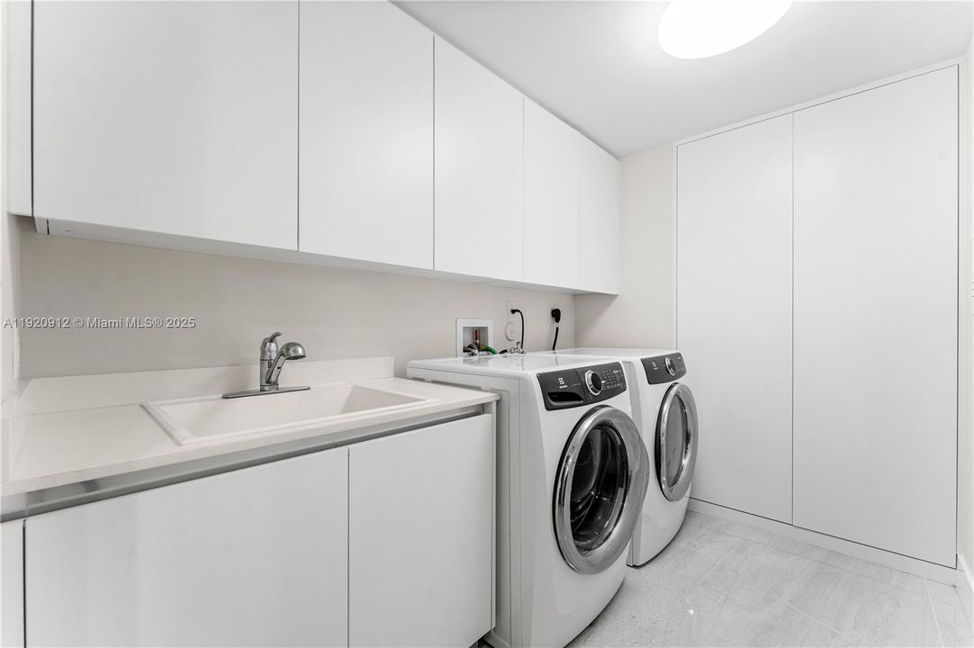 For Rent: $8,500 (2 beds, 2 baths, 1783 Square Feet)