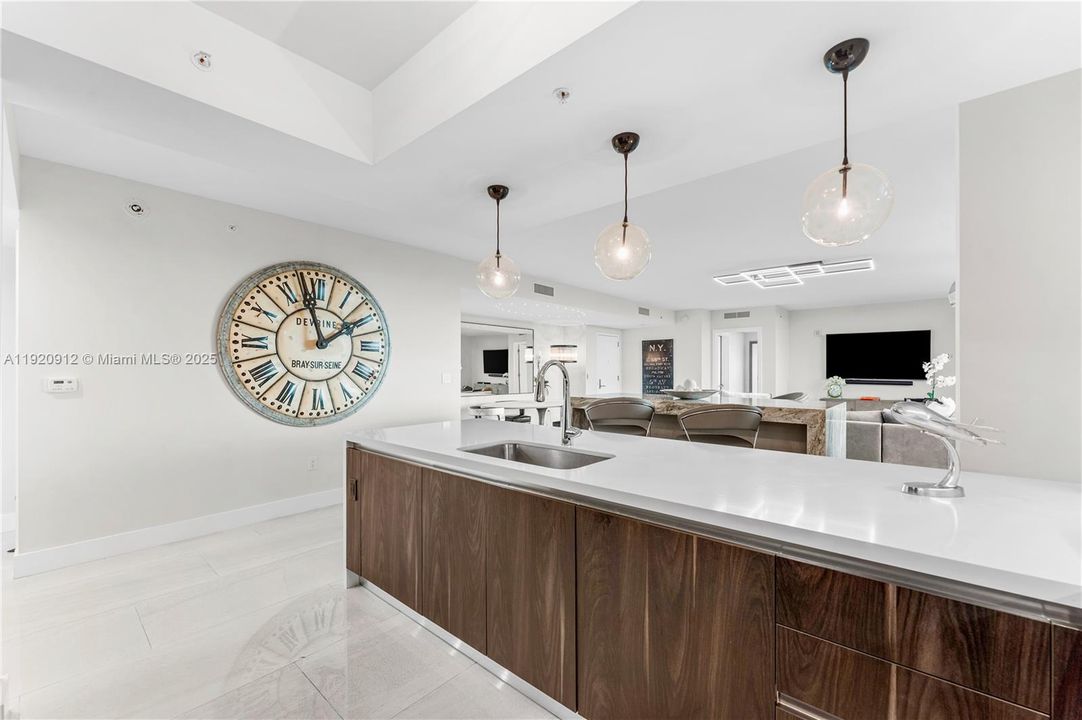 For Rent: $8,500 (2 beds, 2 baths, 1783 Square Feet)