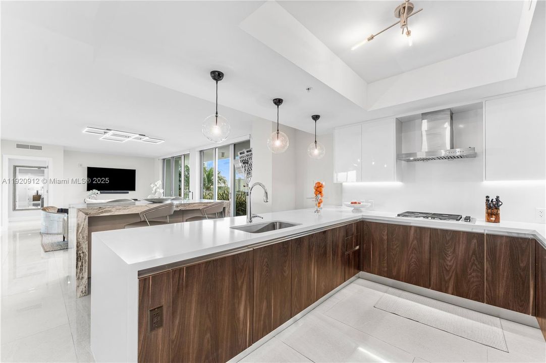 For Rent: $8,500 (2 beds, 2 baths, 1783 Square Feet)