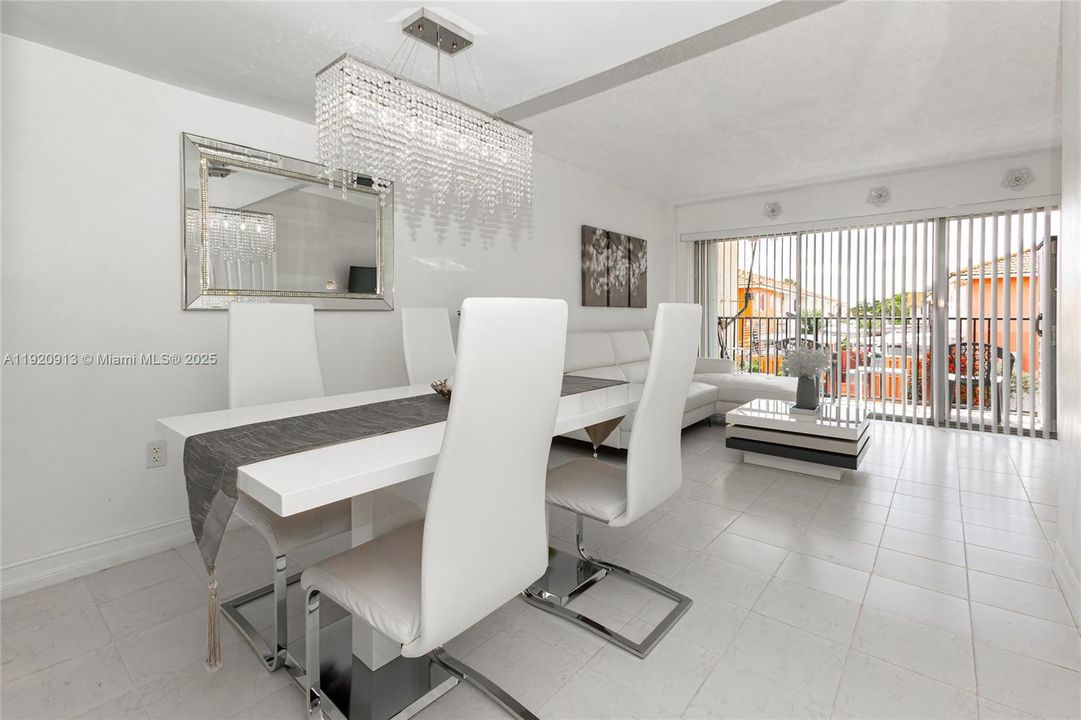 For Rent: $2,350 (2 beds, 2 baths, 1113 Square Feet)