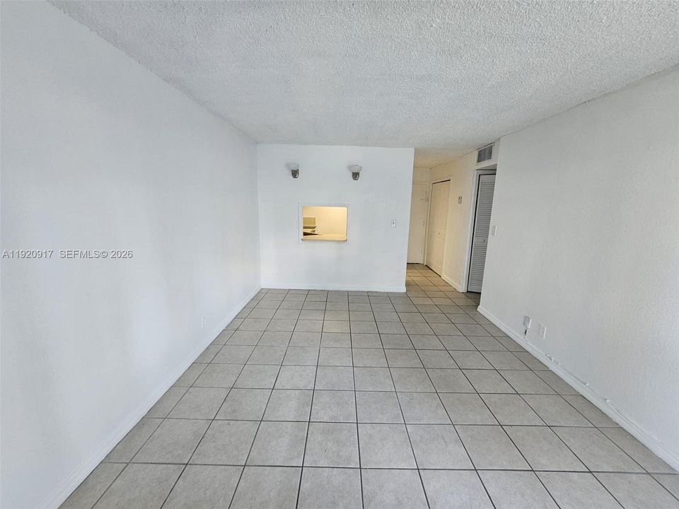For Rent: $1,699 (1 beds, 1 baths, 598 Square Feet)