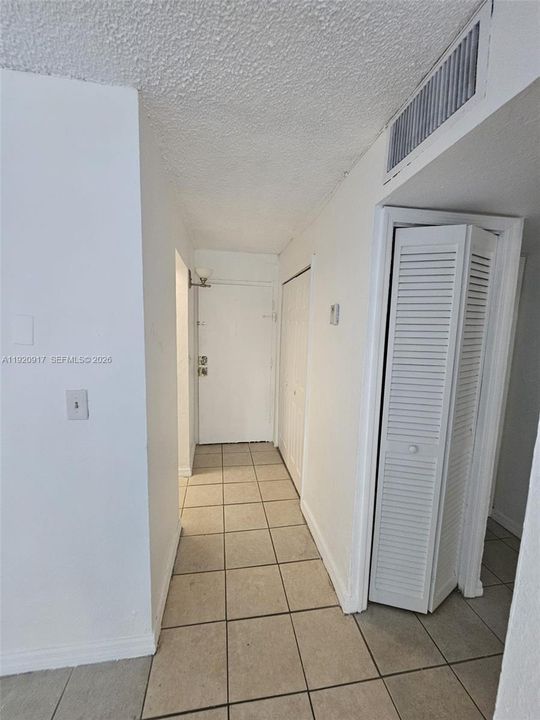 For Rent: $1,699 (1 beds, 1 baths, 598 Square Feet)