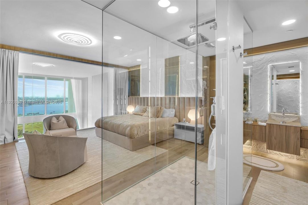 合同活跃: $15,000 (2 贝兹, 2 浴室, 1794 平方英尺)