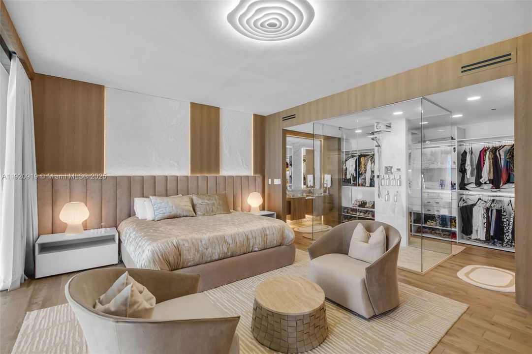 合同活跃: $15,000 (2 贝兹, 2 浴室, 1794 平方英尺)