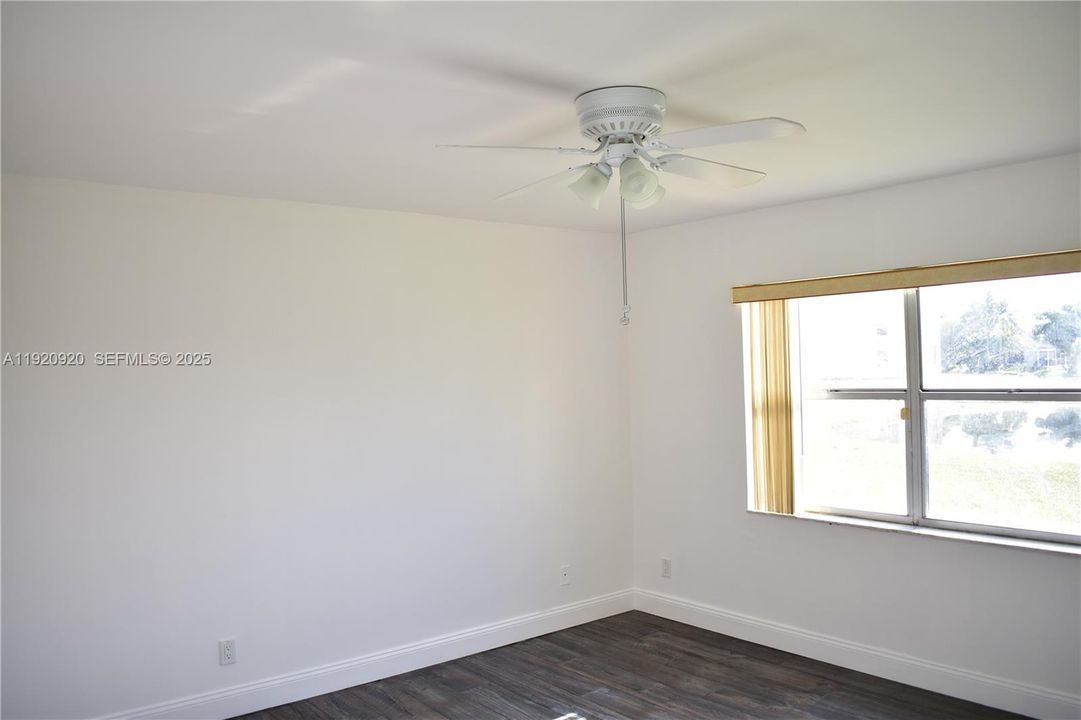 For Sale: $128,000 (2 beds, 2 baths, 850 Square Feet)