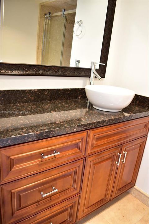 For Sale: $128,000 (2 beds, 2 baths, 850 Square Feet)