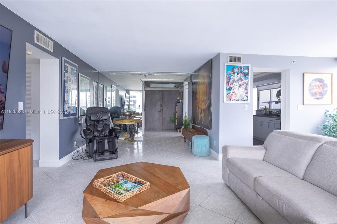 For Rent: $4,500 (2 beds, 2 baths, 1200 Square Feet)