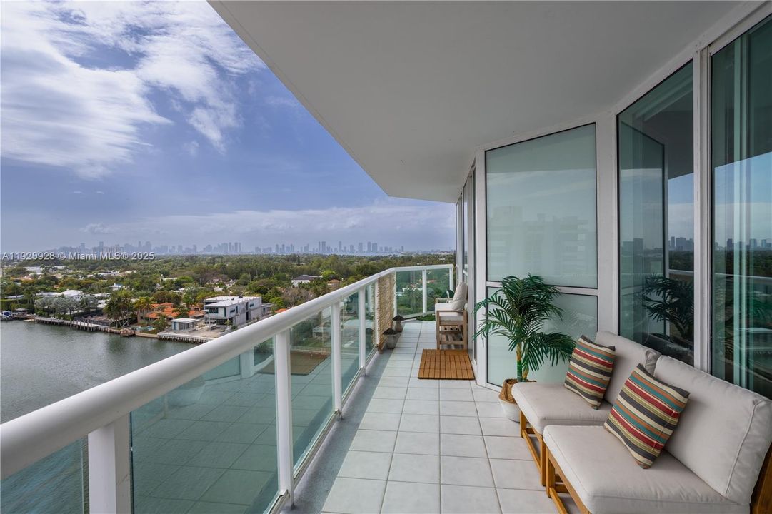 For Rent: $4,500 (2 beds, 2 baths, 1200 Square Feet)