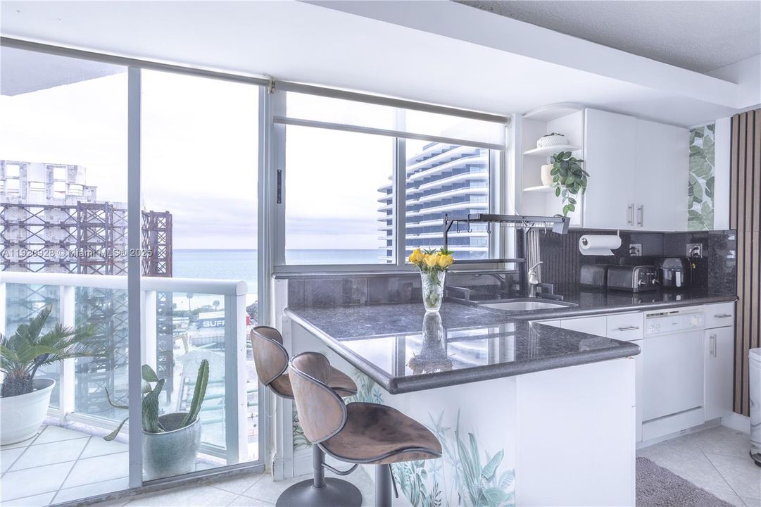 For Rent: $4,500 (2 beds, 2 baths, 1200 Square Feet)