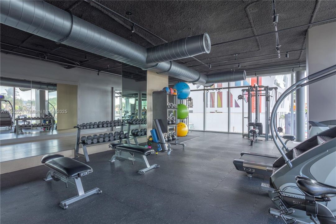 For Rent: $4,500 (2 beds, 2 baths, 1200 Square Feet)