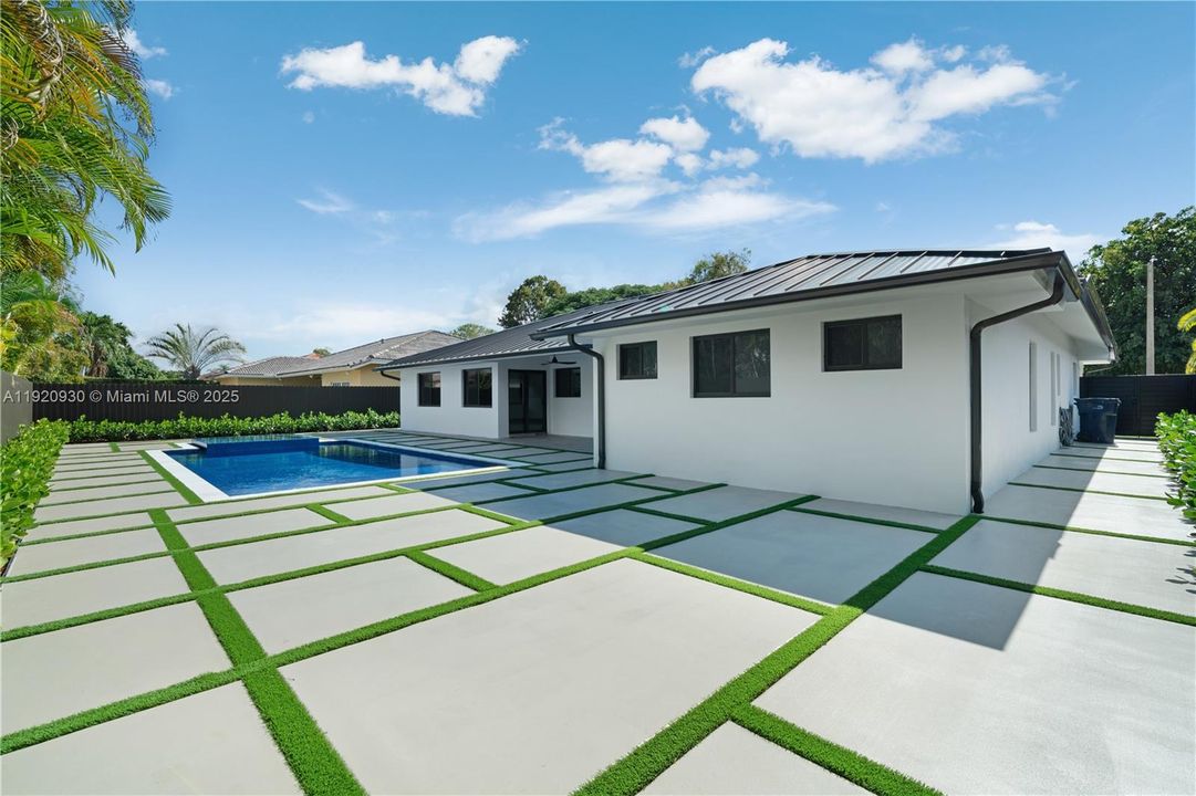 待售: $1,250,000 (4 贝兹, 6 浴室, 2504 平方英尺)