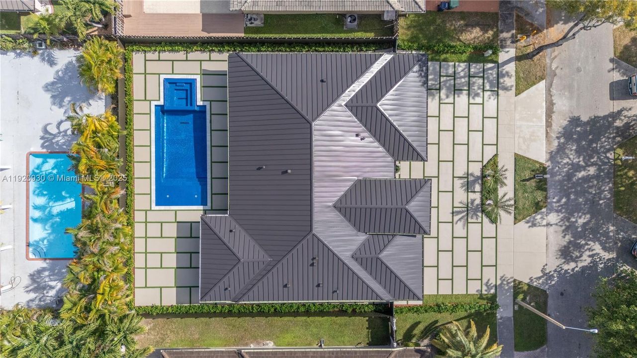 待售: $1,250,000 (4 贝兹, 6 浴室, 2504 平方英尺)