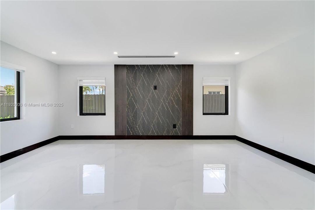 待售: $1,250,000 (4 贝兹, 6 浴室, 2504 平方英尺)