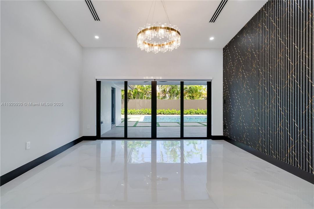 待售: $1,250,000 (4 贝兹, 6 浴室, 2504 平方英尺)