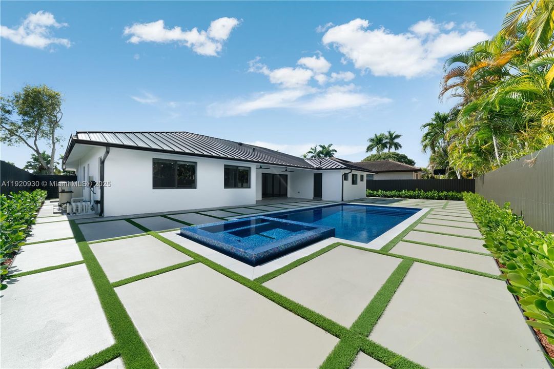 待售: $1,250,000 (4 贝兹, 6 浴室, 2504 平方英尺)