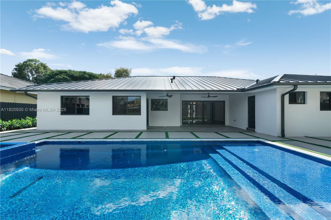 待售: $1,250,000 (4 贝兹, 6 浴室, 2504 平方英尺)