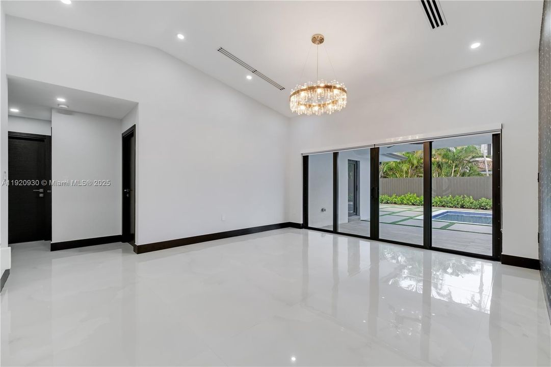 待售: $1,250,000 (4 贝兹, 6 浴室, 2504 平方英尺)