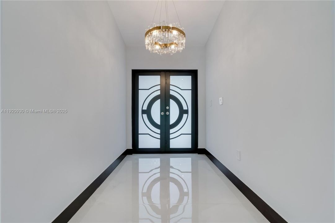 待售: $1,250,000 (4 贝兹, 6 浴室, 2504 平方英尺)